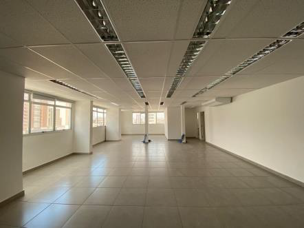 Andar corrido à venda no Barro Preto: 