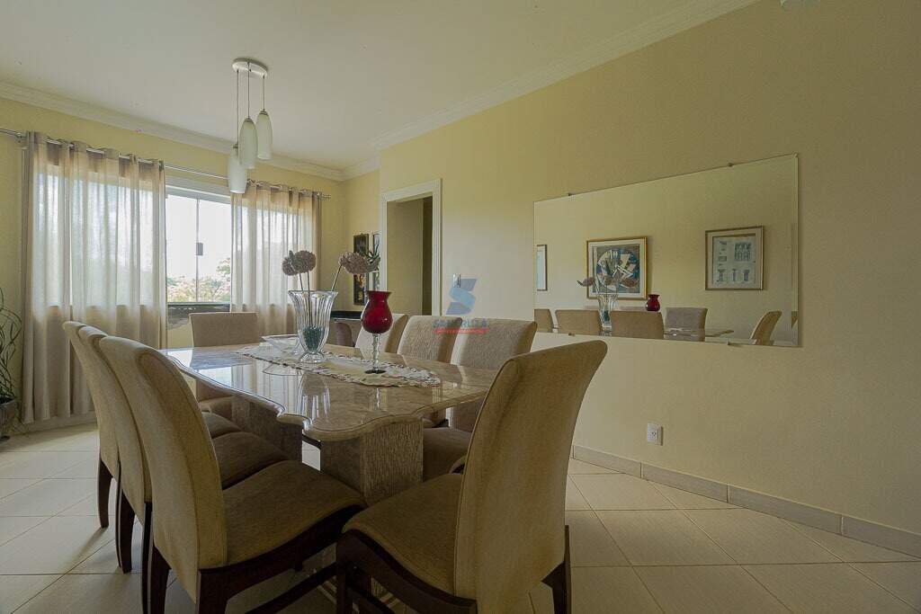 Casa à venda no Tropical: 