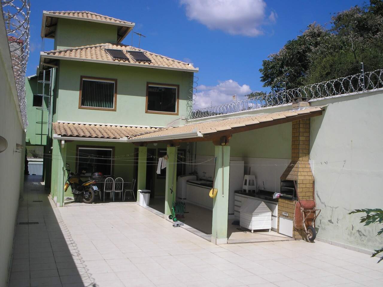 Casa à venda no Colonial: 