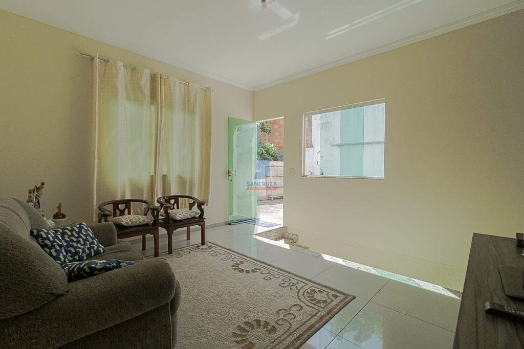 Casa Geminada à venda no Colonial: 