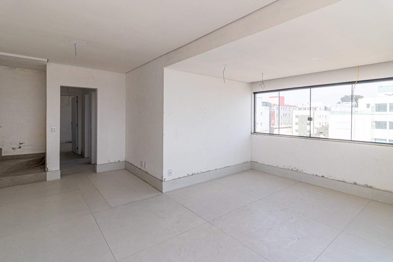 Cobertura à venda no Inconfidentes: 