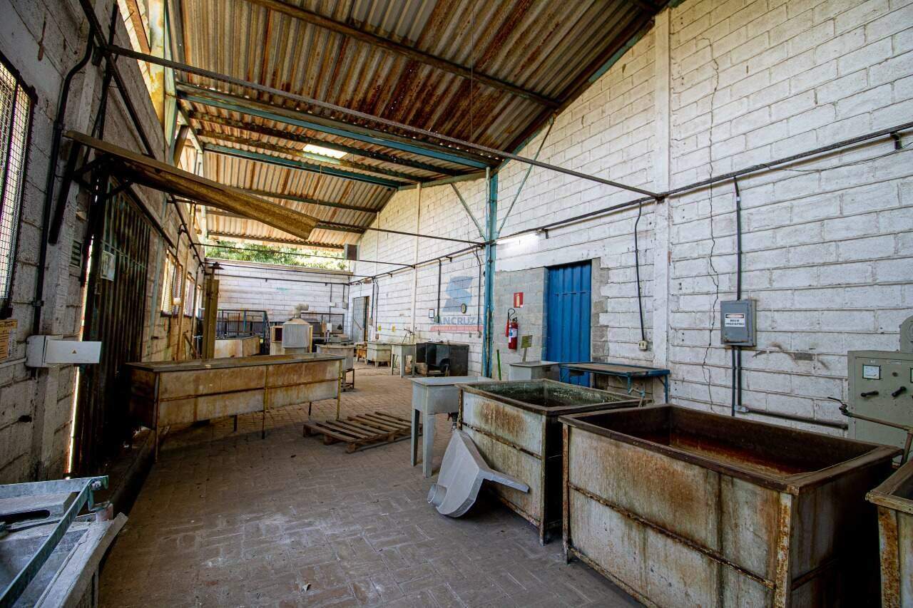 Galpão à venda no Cinco: 