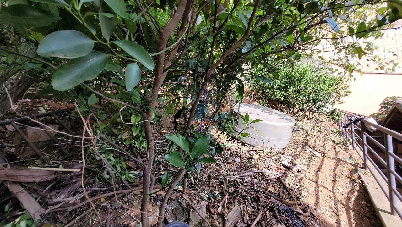 Lote / Área / Terreno à venda no Jardim Riacho das Pedras: 