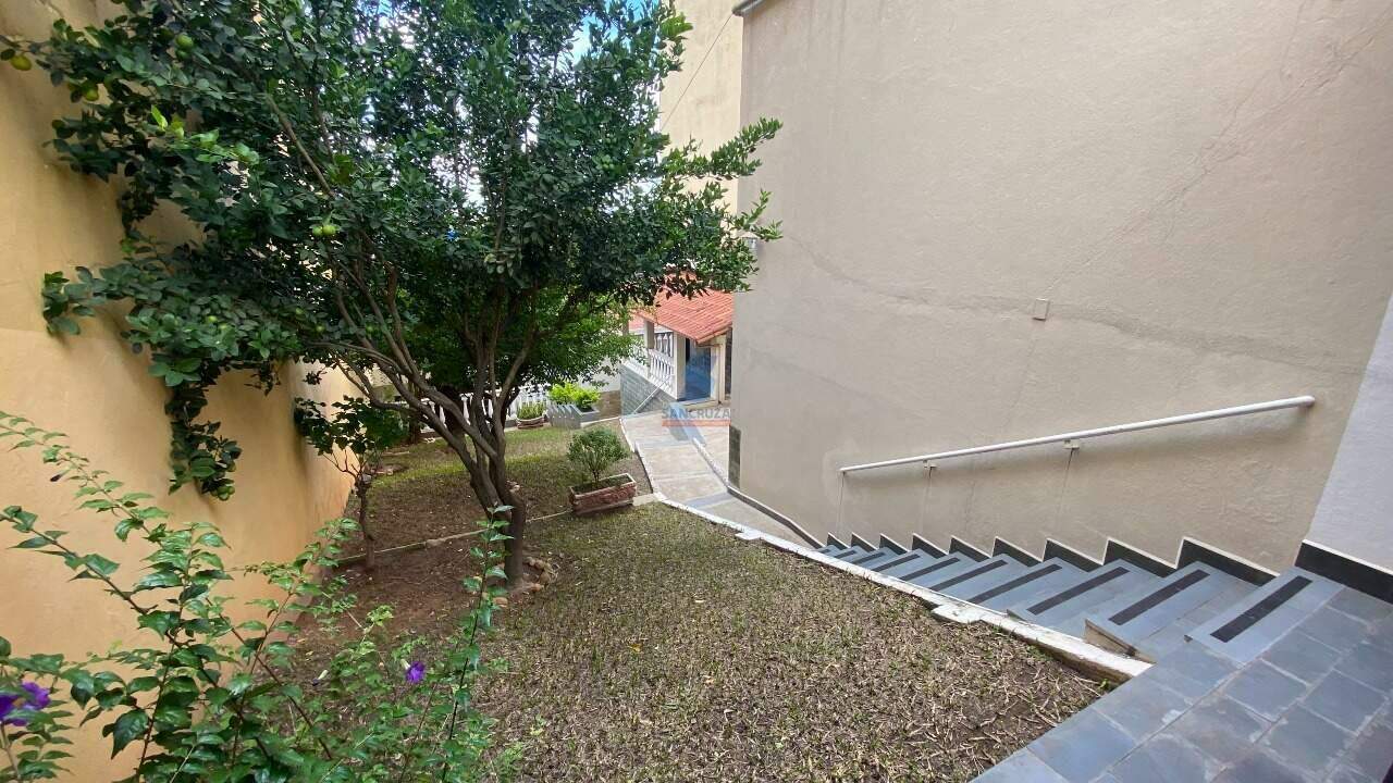 Casa Comercial à venda no Industrial: QUINTAL 