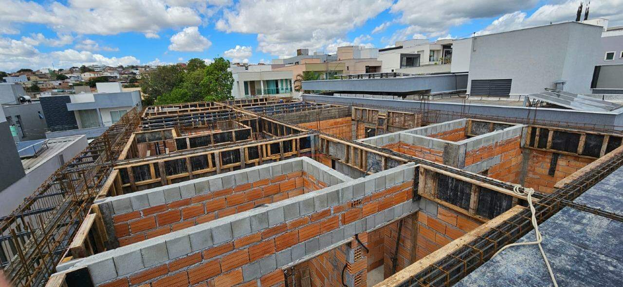 Casa de condomínio à venda no Estância Silveira: 