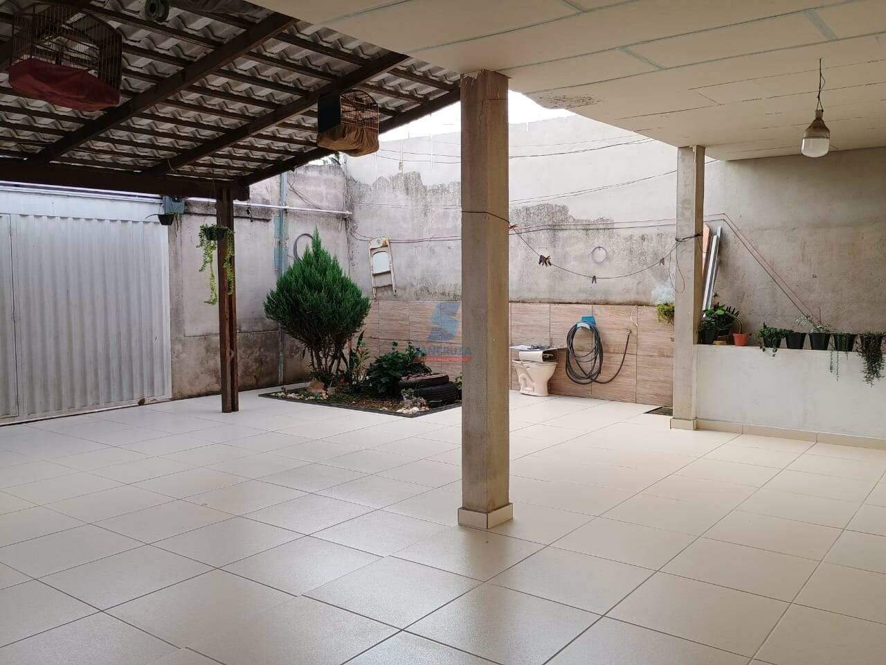 Casa à venda no Tropical: 