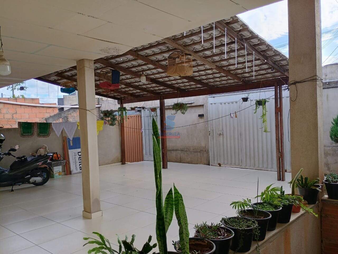 Casa à venda no Tropical: 