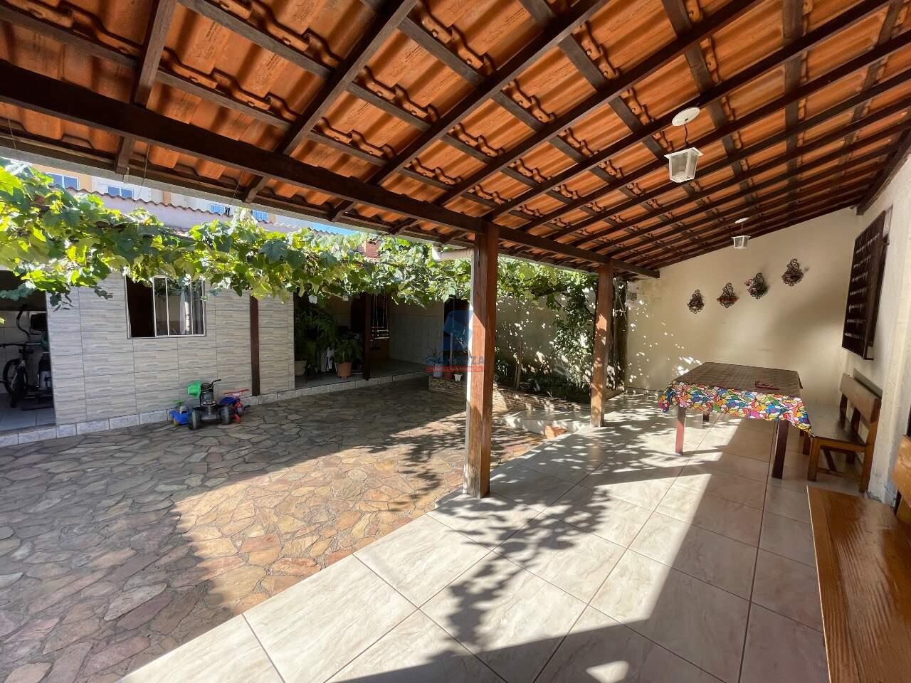 Casa à venda no Camargos: QUINTAL 