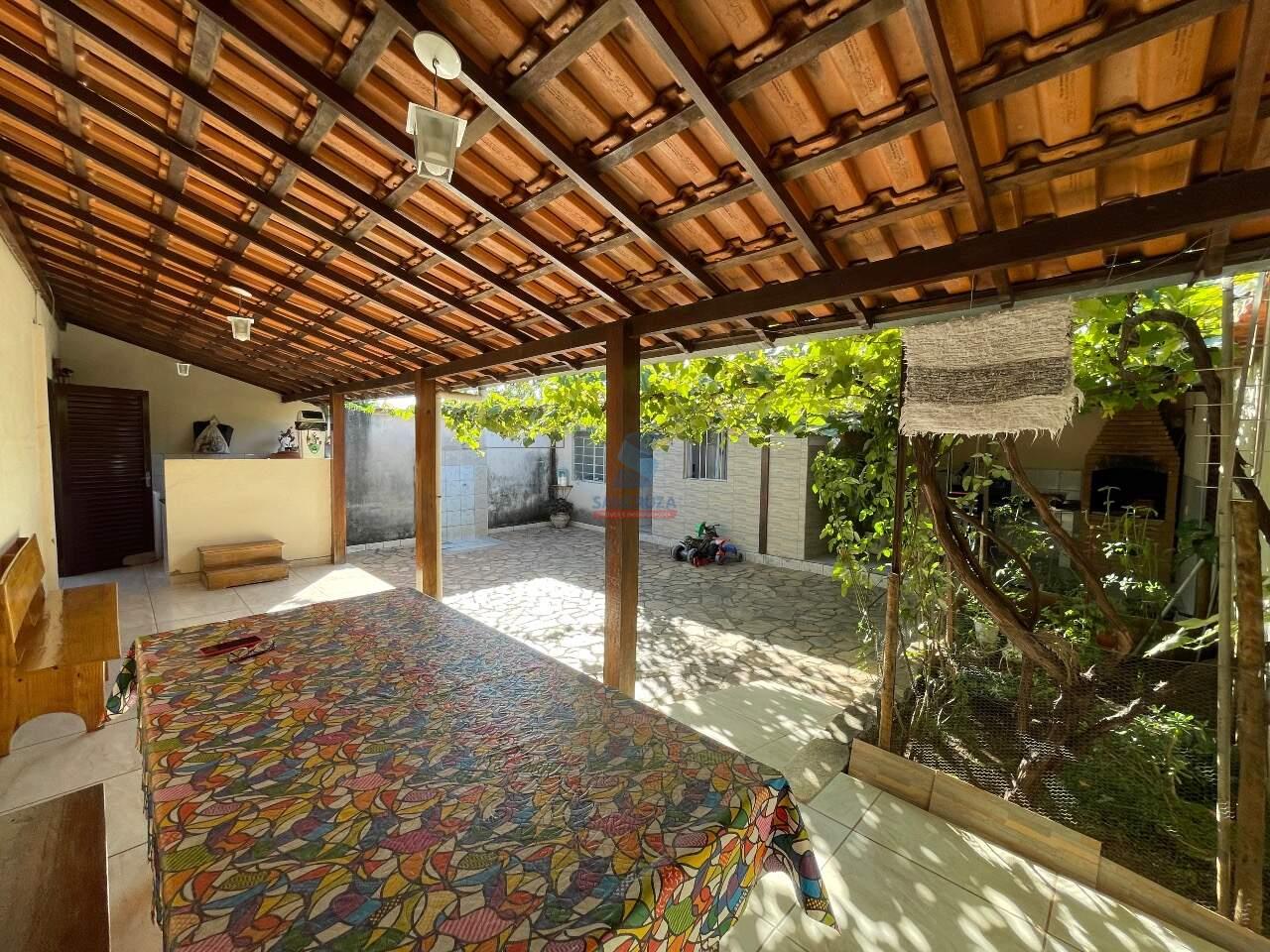 Casa à venda no Camargos: 