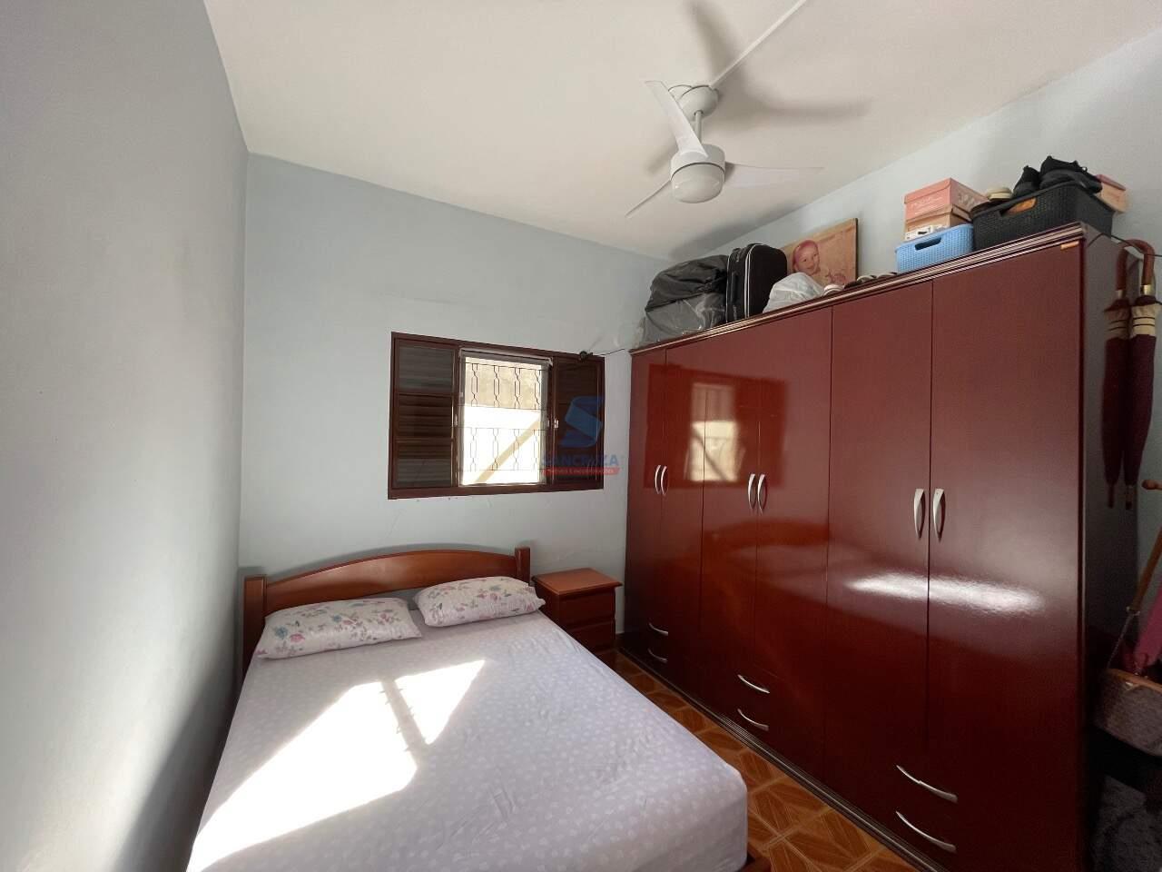 Casa à venda no Camargos: QUARTO 2