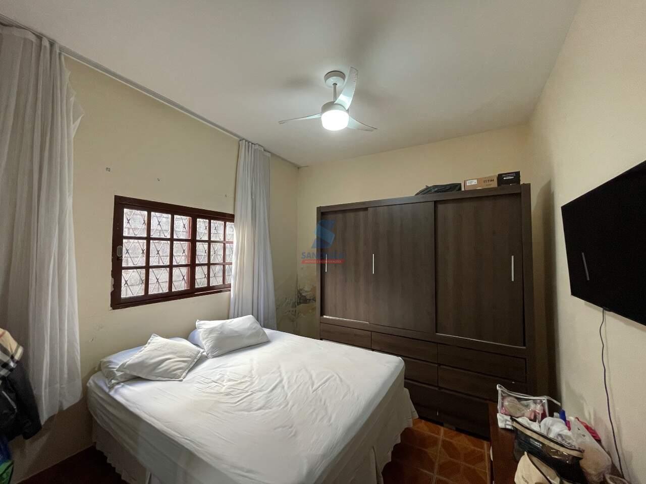 Casa à venda no Camargos: QUARTO 1