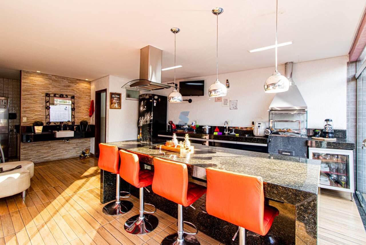 Casa à venda no Santa Maria: ÁREA SERVIÇO