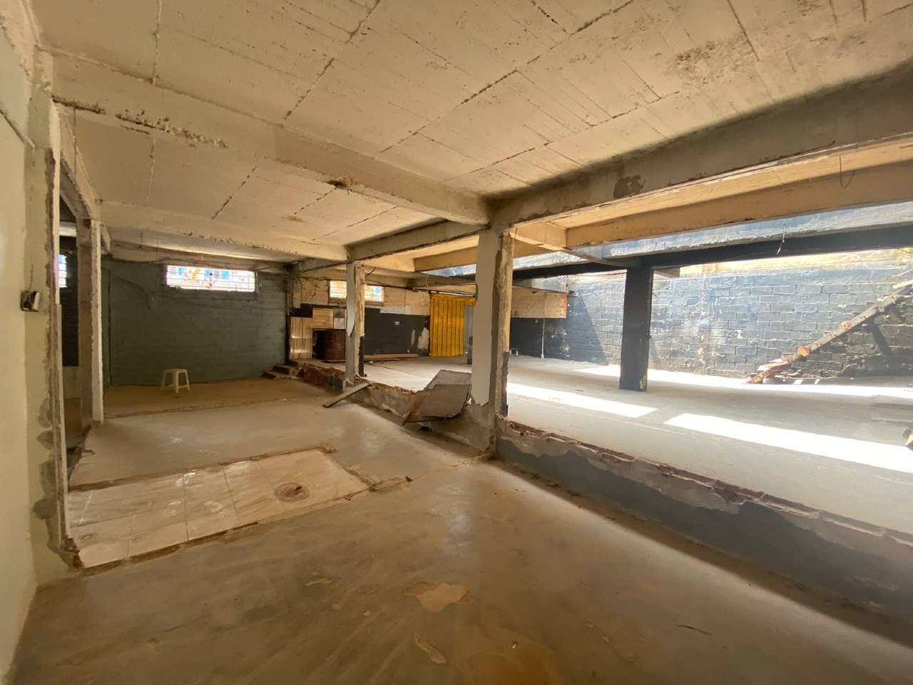 Lote / Área / Terreno à venda no Tropical: 