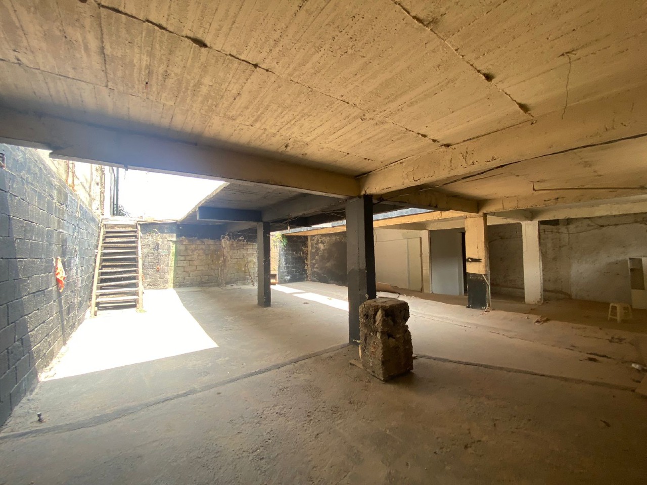 Lote / Área / Terreno à venda no Tropical: 