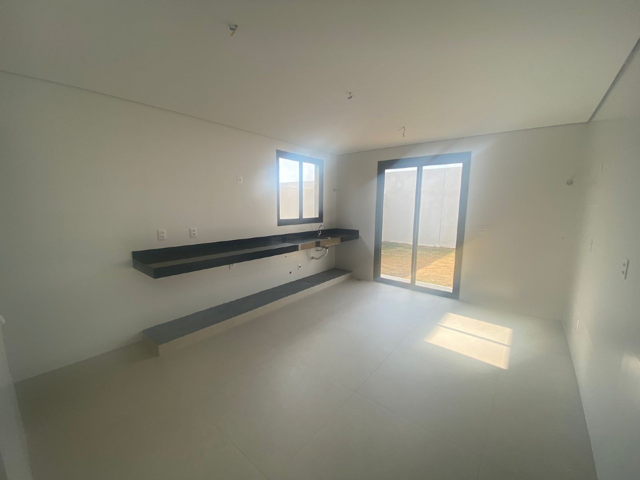 Casa de condomínio à venda no Quintas Coloniais: 