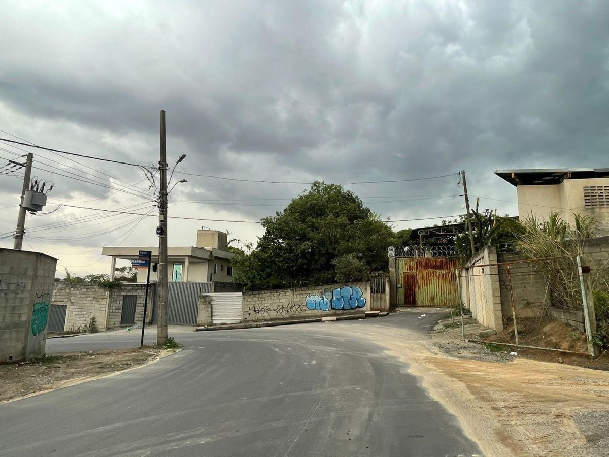 Lote / Área / Terreno à venda no Nacional: 