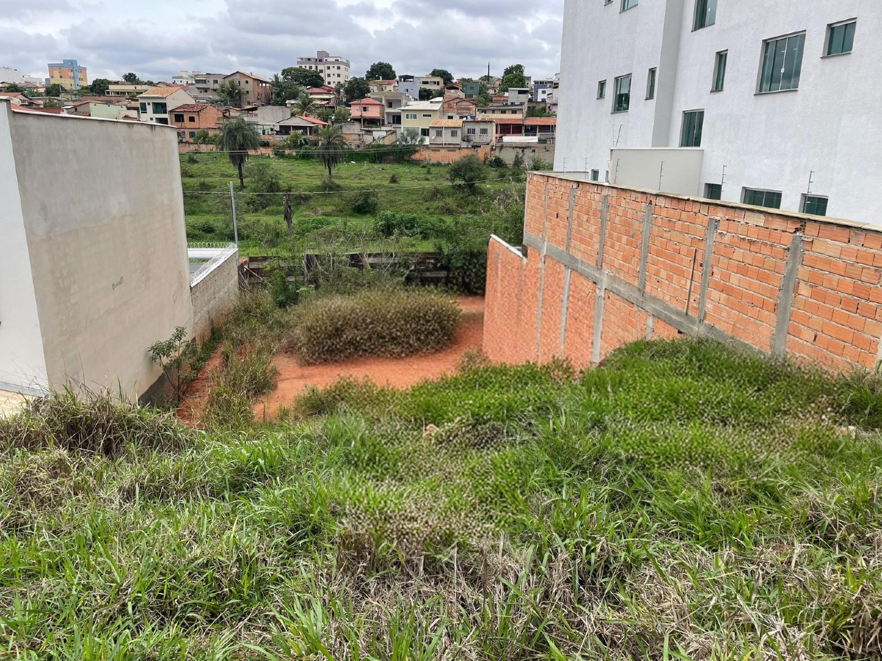 Lote / Área / Terreno à venda no Vale das Orquídeas: 