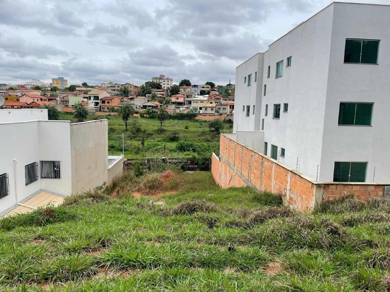 Lote / Área / Terreno à venda no Vale das Orquídeas: 