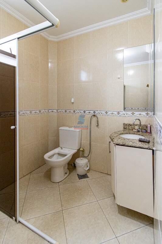 Casa à venda no Cabral: BANHEIRO SOCIAL 1 PAV