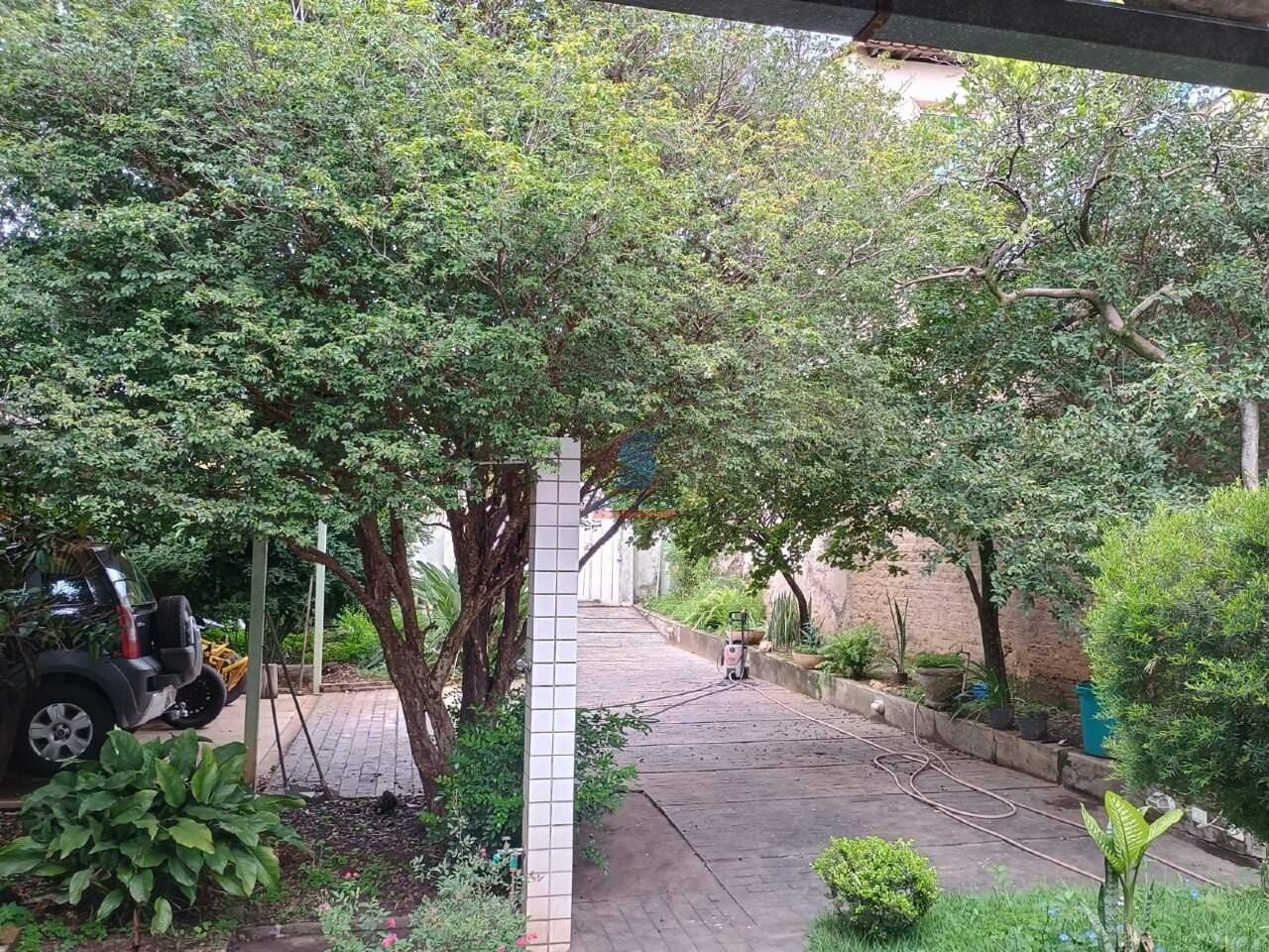 Casa à venda no Camargos: 