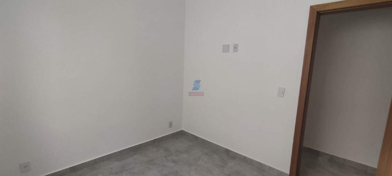 Casa Geminada à venda no Vale das Orquídeas: 