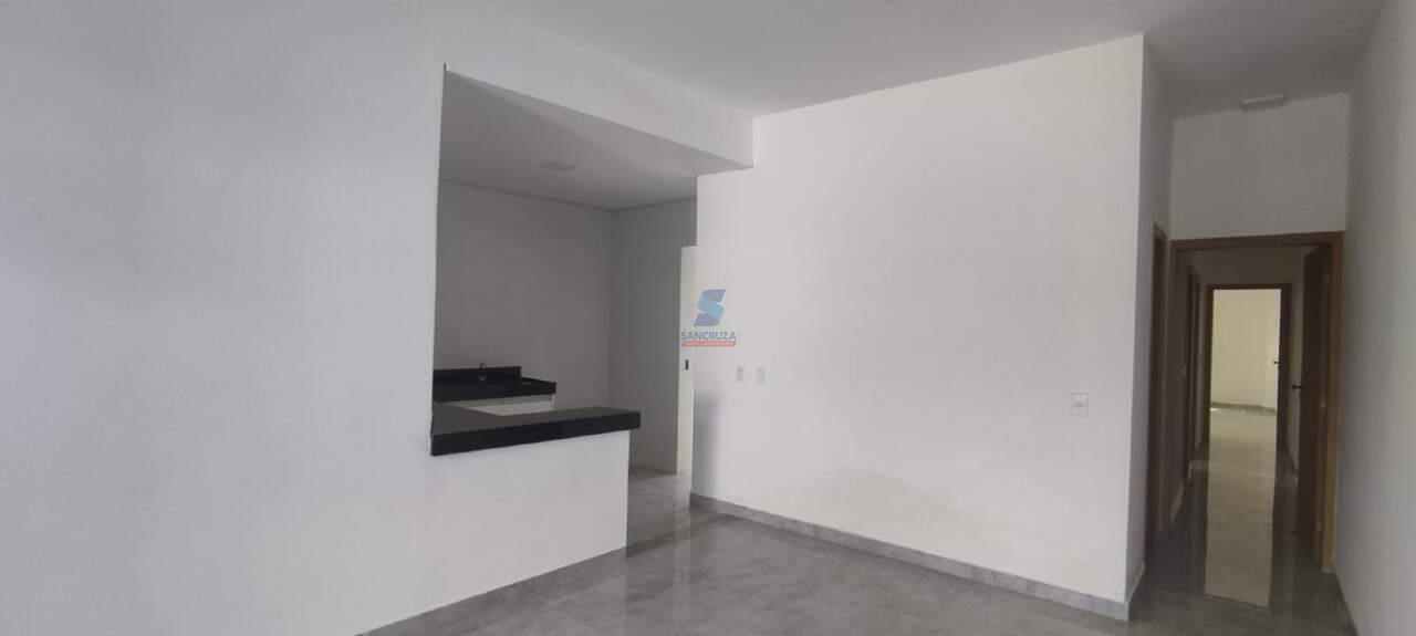 Casa Geminada à venda no Vale das Orquídeas: 