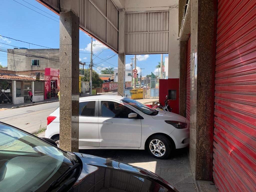 Loja para aluguel no Retiro: 