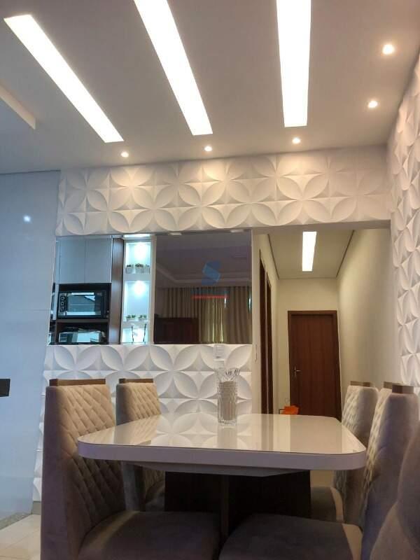 Casa Geminada à venda no Vale das Orquídeas: 