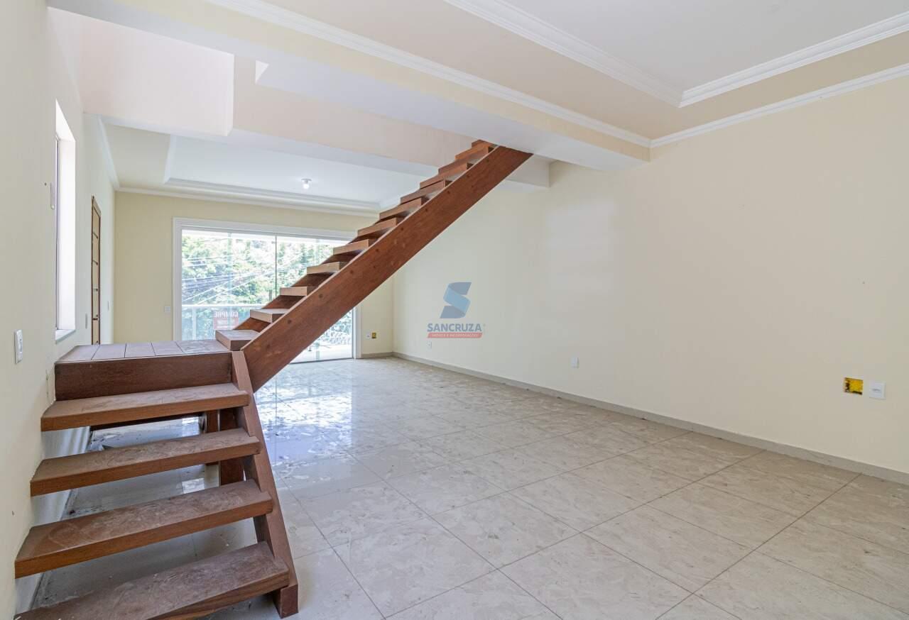 Casa Geminada à venda no Lucio de Abreu: 