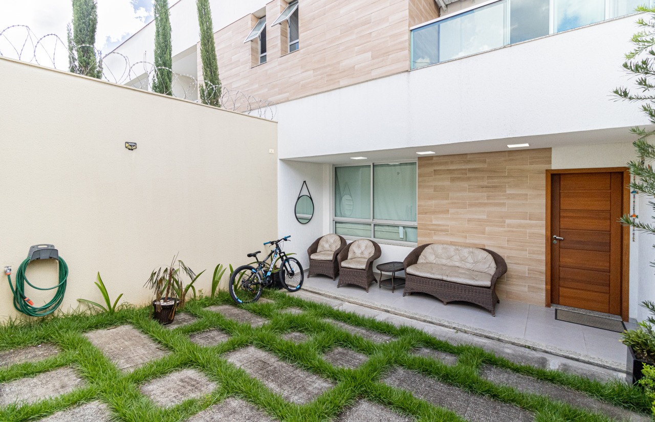 Casa Geminada à venda no Centro: 