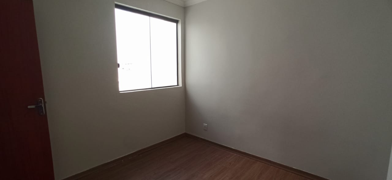 Casa Geminada à venda no Lucio de Abreu: 