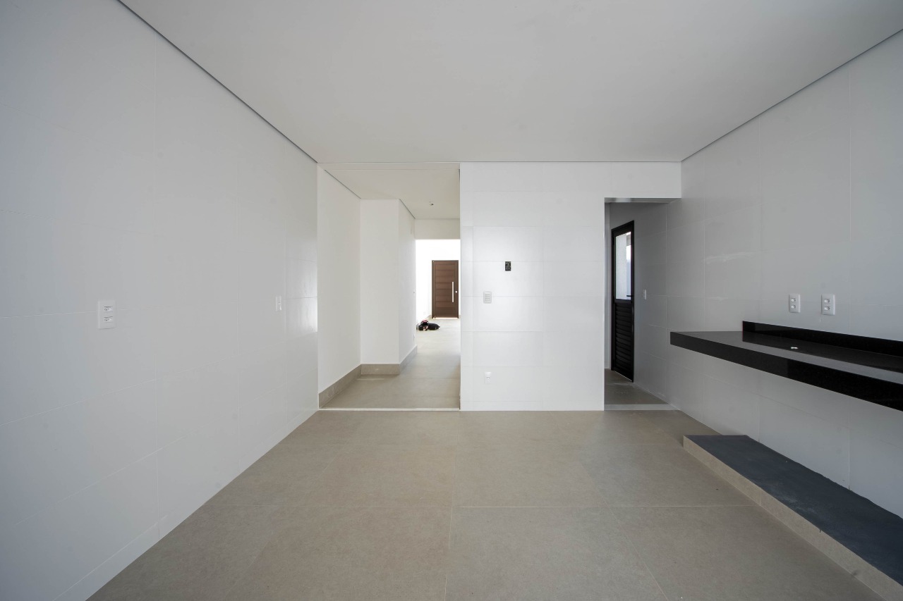 Casa de condomínio à venda no Quintas Coloniais: 