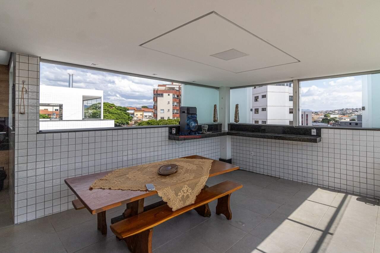 Cobertura à venda no Inconfidentes: 