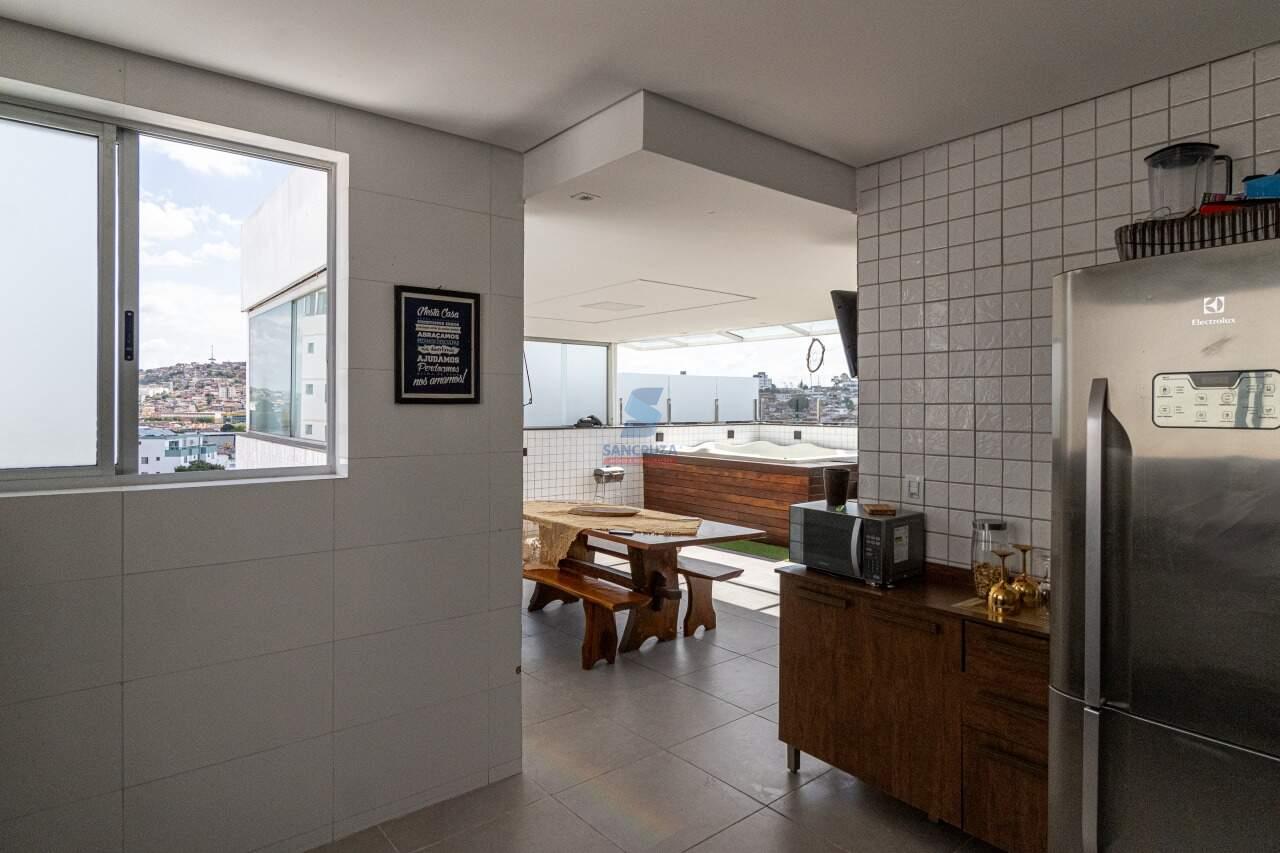 Cobertura à venda no Inconfidentes: 