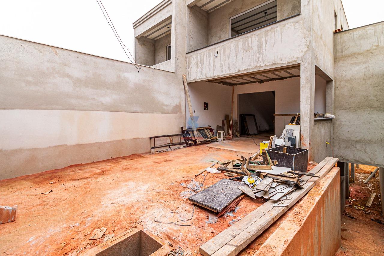 Casa Geminada à venda no Santa Cruz Industrial: 