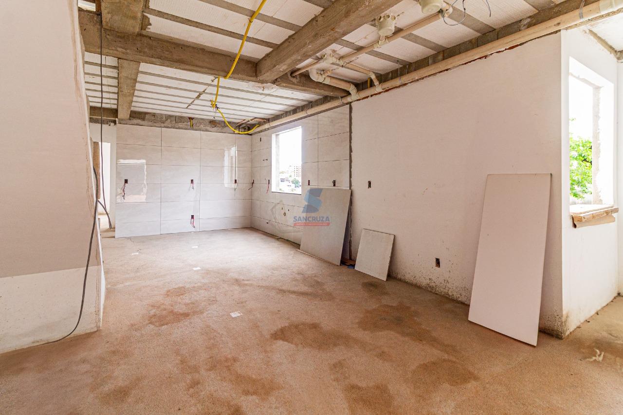 Casa Geminada à venda no Santa Cruz Industrial: 