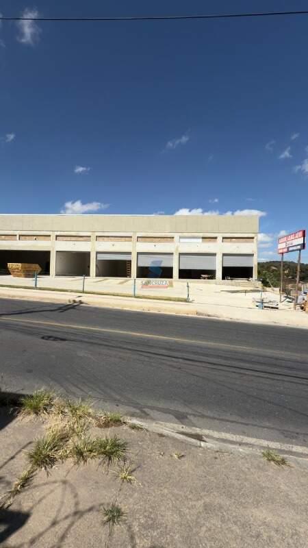 Loja para aluguel no Estância do Hibisco: 