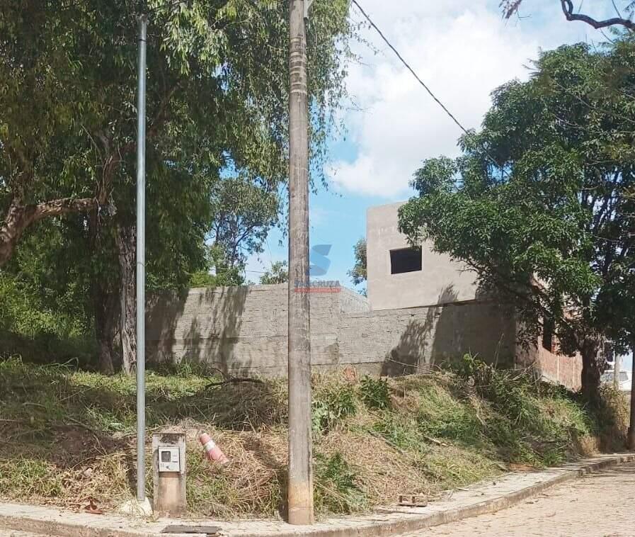 Lote em condomínio à venda no Nacional: 