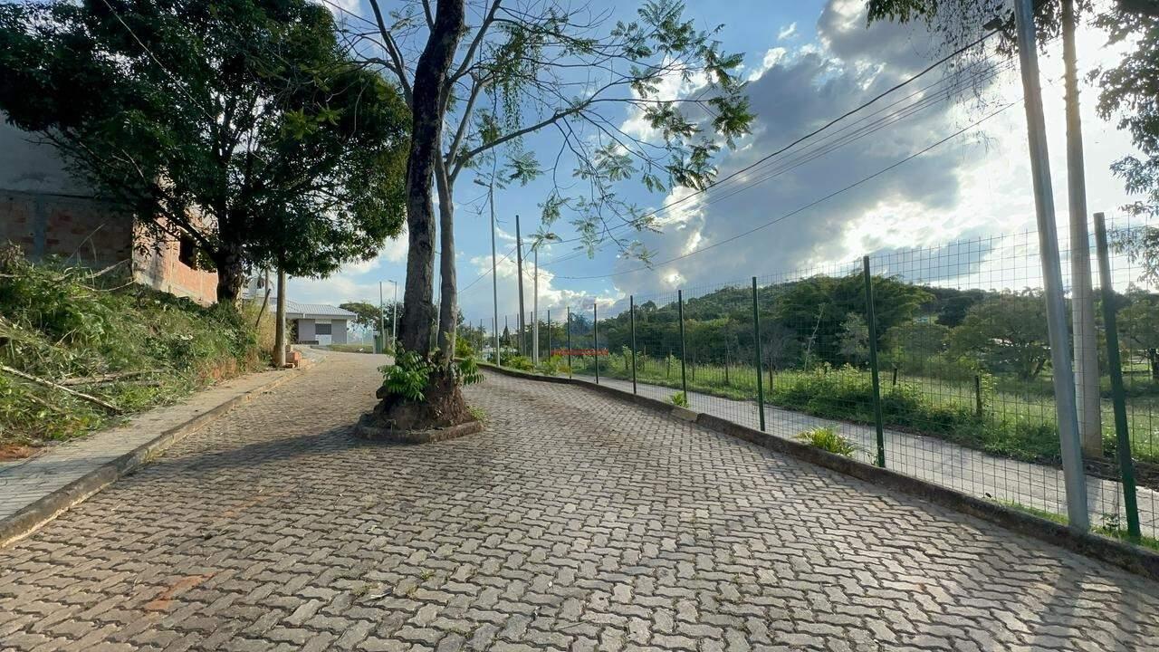 Lote em condomínio à venda no Nacional: 