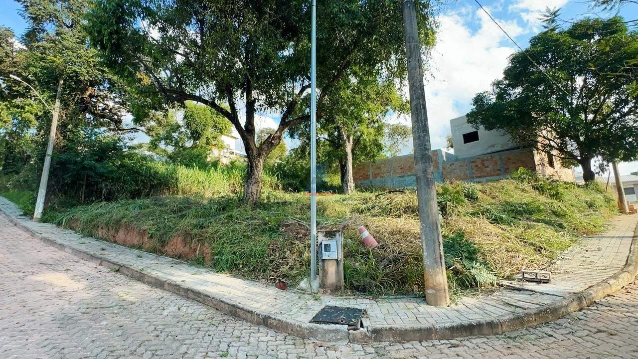 Lote em condomínio à venda no Nacional: 