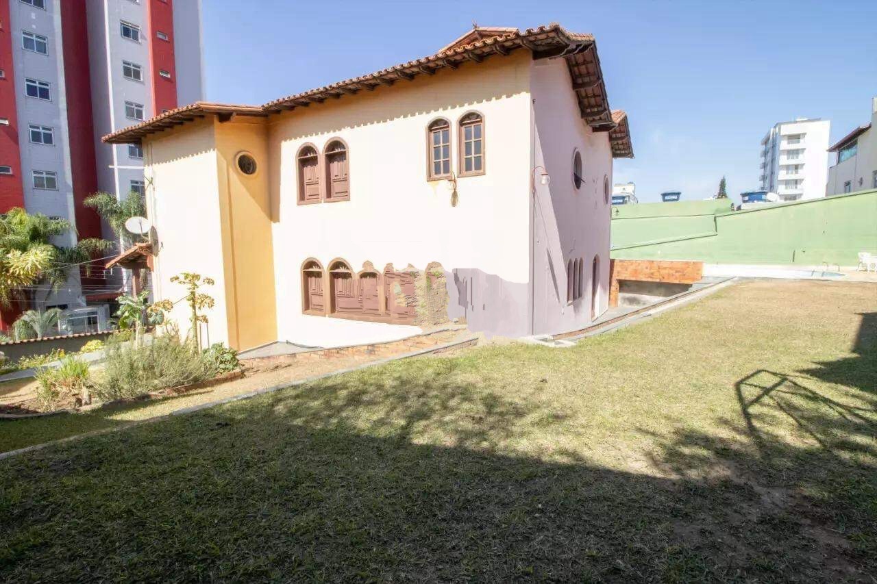 Casa à venda no Santa Cruz Industrial: 