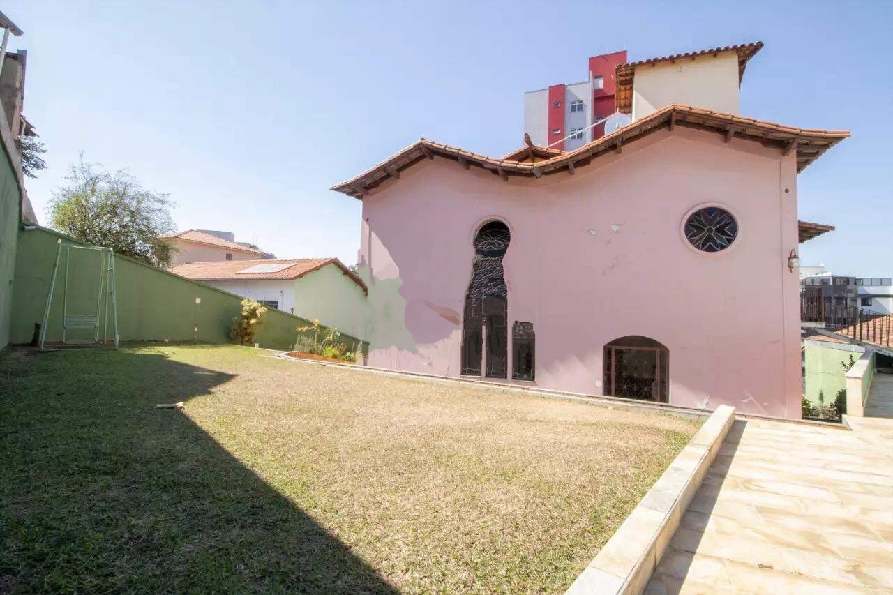 Casa à venda no Santa Cruz Industrial: 