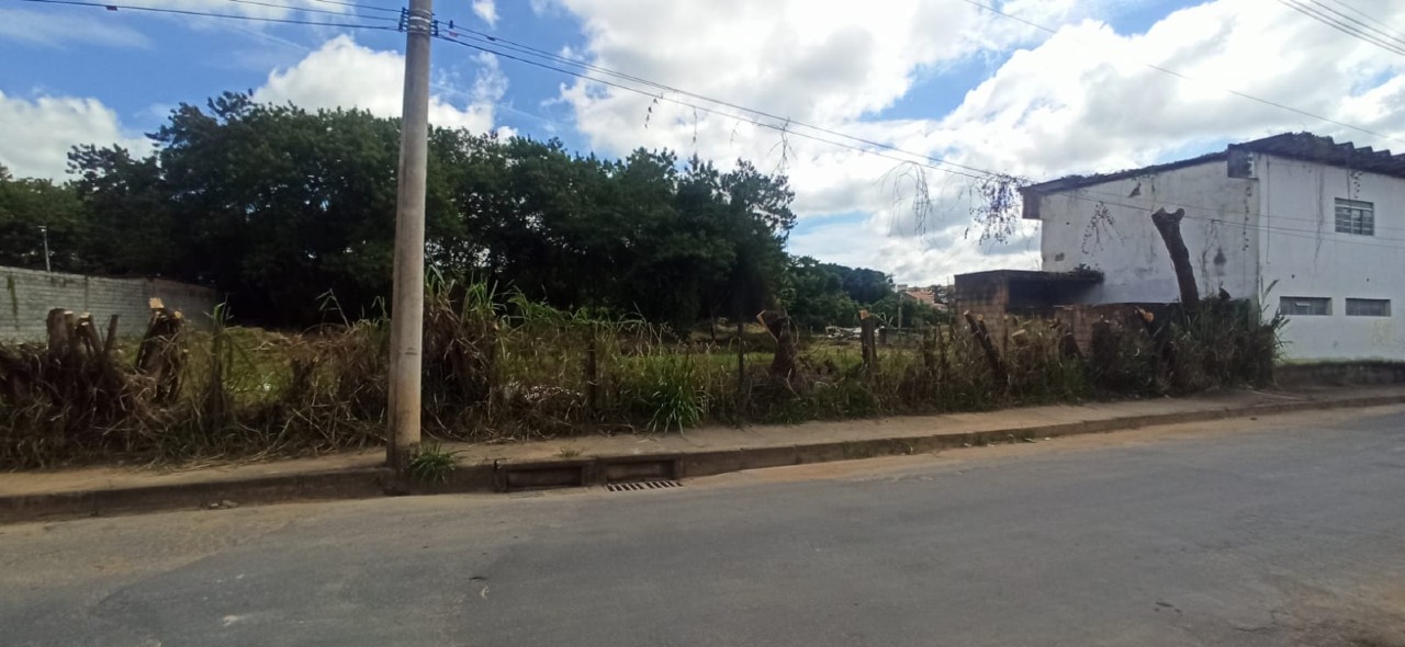 Lote / Área / Terreno à venda no Fonte Grande: 