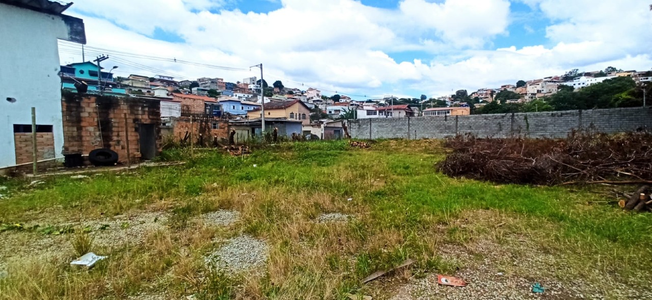 Lote / Área / Terreno à venda no Fonte Grande: 