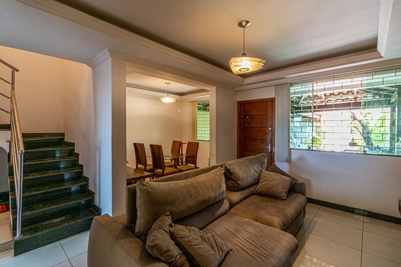 Casa Geminada à venda no Nossa Senhora do Carmo: 