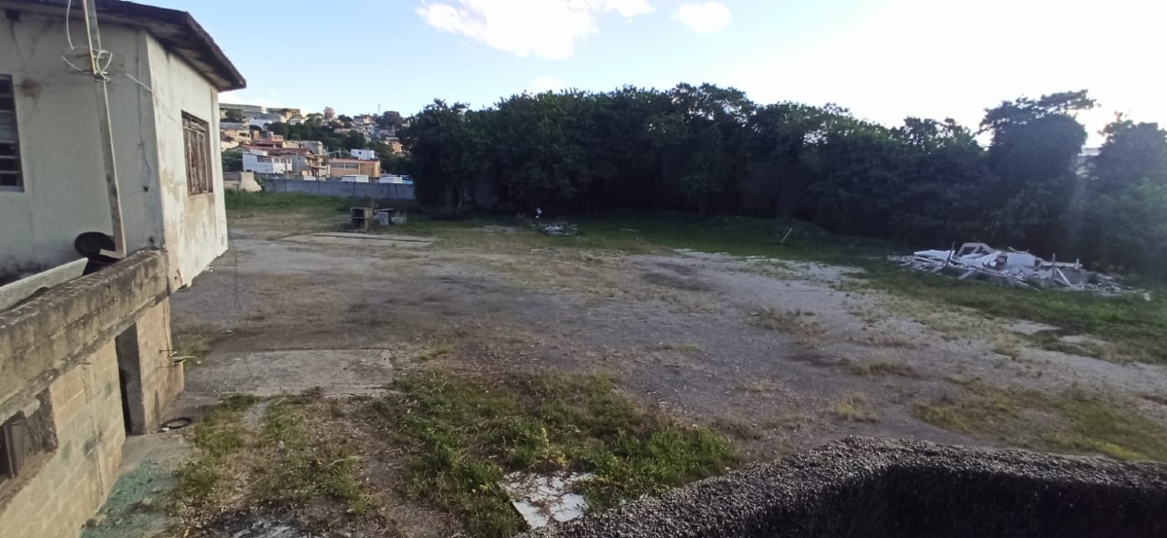 Lote / Área / Terreno à venda no Fonte Grande: 