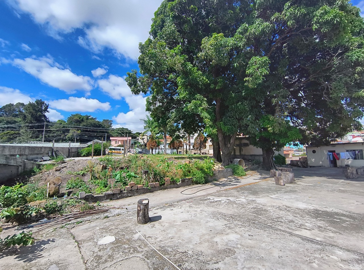 Lote / Área / Terreno para aluguel no Fonte Grande: 