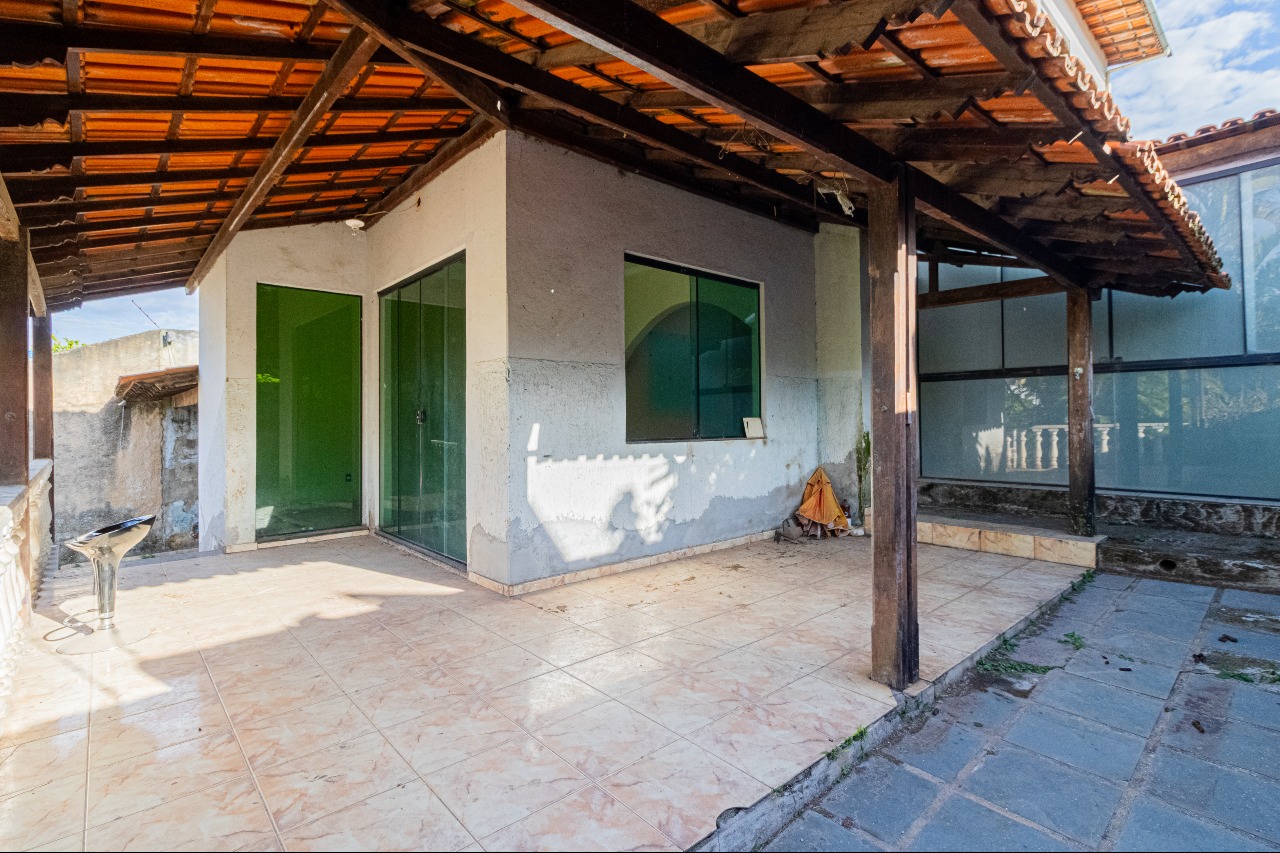 Casa à venda no Colonial: 