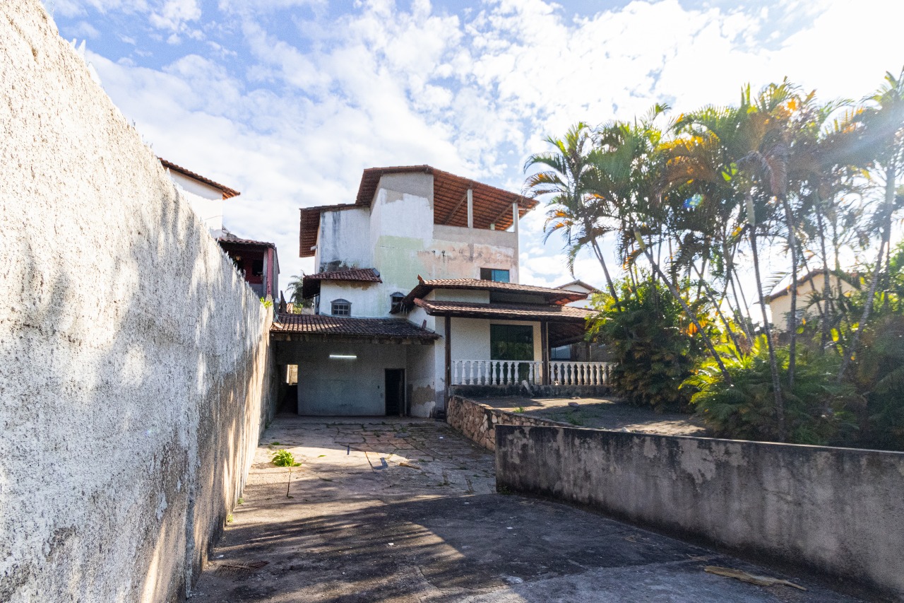 Casa à venda no Colonial: 