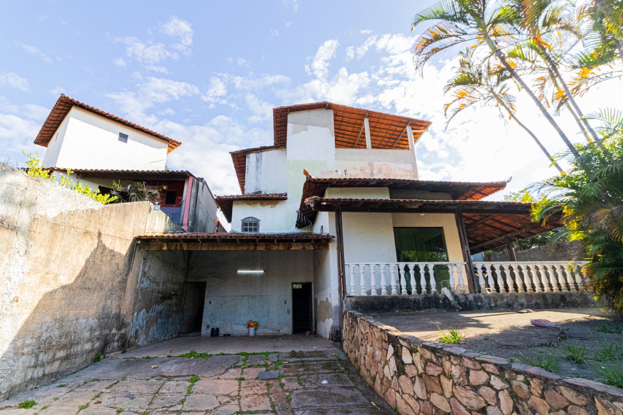 Casa à venda no Colonial: 